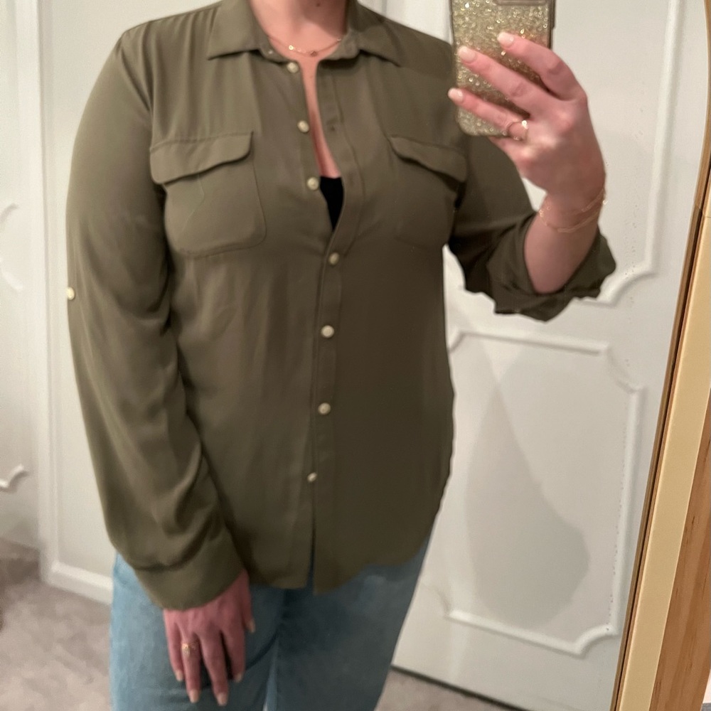Loft brand, collar, button up top with front pockets